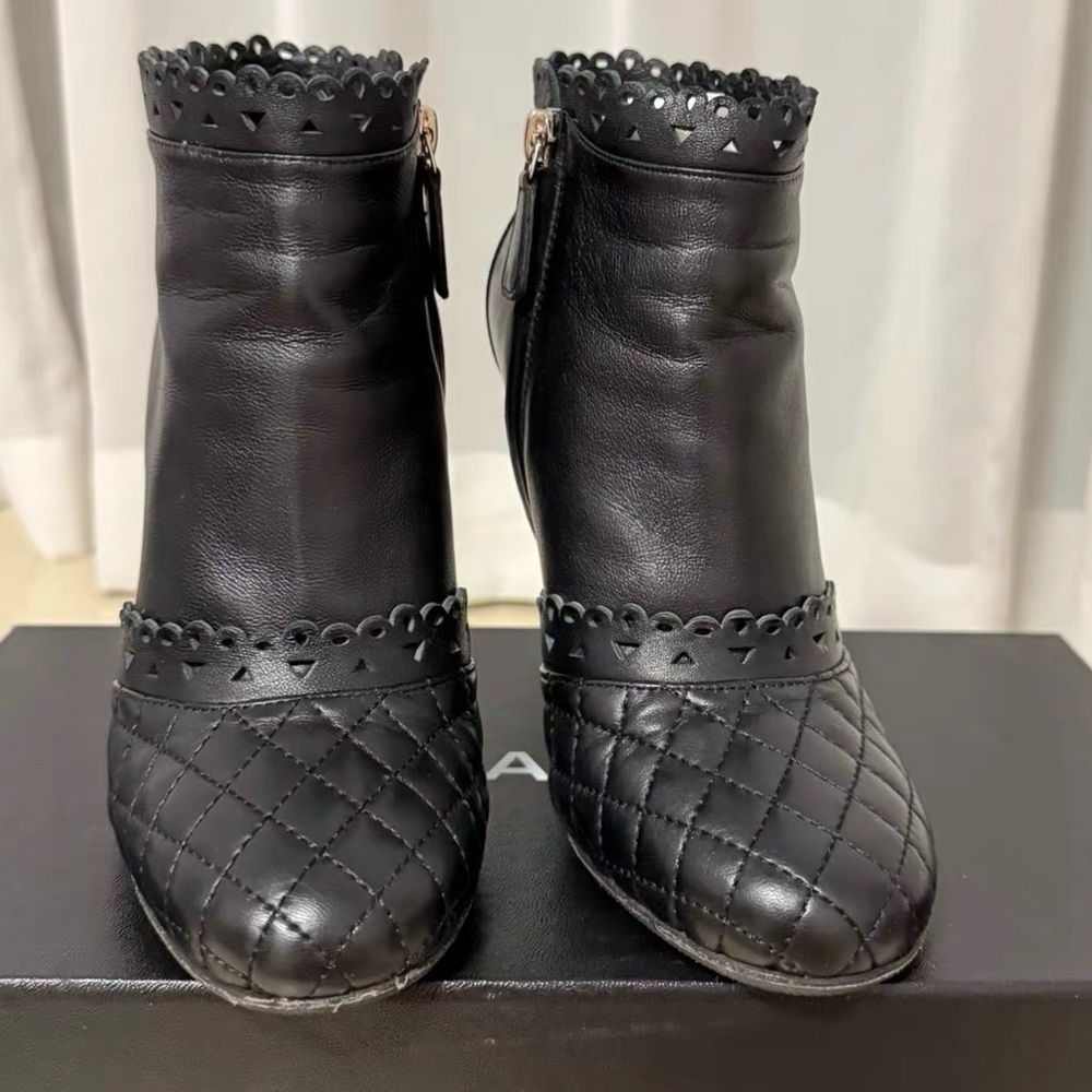 Chanel Interlocking CC Logo Boots - Picture 3 of 7